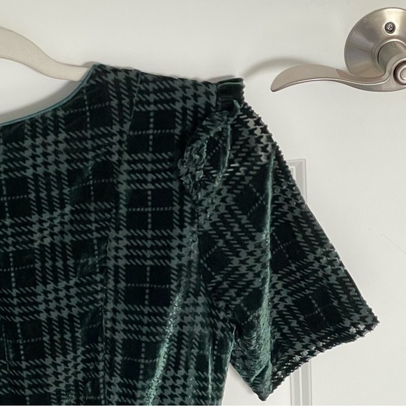 Emily Lovelock Green Plaid Velvet A-line Dress - 29596 - Picture 10 of 15